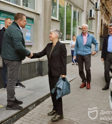 Міський голова Дніпра Борис Філатов обговорив з посолкою Канади в Україні Наталкою Цмоць перспективи підтримки міста