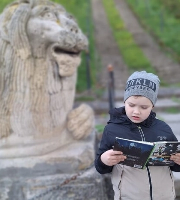 Скандал в Тернополі: бібліотека відмовилася видати книжку дитині-переселенцю