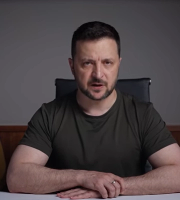 &quot;Оккупант должен терять&quot;: Зеленский отметил украинские спецоперации на военных объектах РФ. Видео