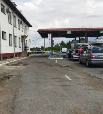 На Закарпатті чоловік вирвався від прикордонників і втік до Угорщини