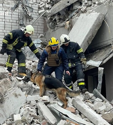 Внаслідок удару по Чернігову вже 18 загиблих. Багато людей постраждали, зокрема й діти