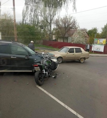 Ранкова аварія у Луцьку: постраждав мотоцикліст. Фото