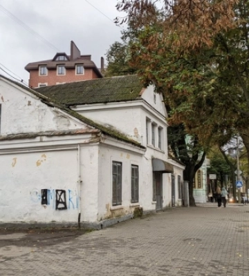 Рівне хоче знати, наскільки забудовник знищив «Русану»