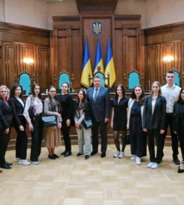 У Конституційному Суді провели зустріч із студентами КНУ імені Тараса Шевченка, під час якої обговорили використання штучного інтелекту в судочинстві У Конституційному Суді провели зустріч із студентами КНУ імені Тараса Шевченка, під час якої обговорили використання штучного інтелекту в судочинстві