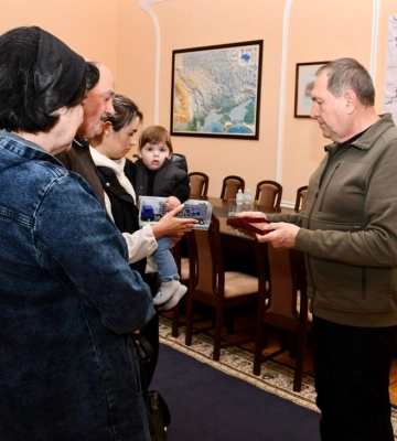 У Кропивницькому родині загиблого воїна вручили його нагороду