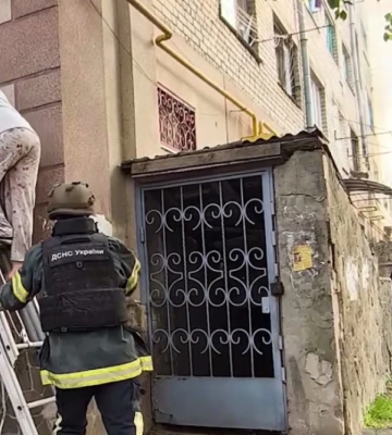 У Херсоні з пожежі у багатоповерхівці врятували двох людей — ДСНС