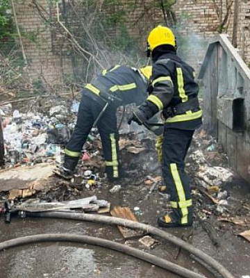 За минулий день криворізькі рятувальники ліквідували 11 пожеж