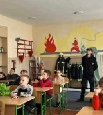 У Рахові для школярів поліцейські провели корисне безпекове заняття