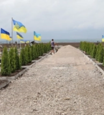 На кладовищі Первомайська на Миколаївщині розпочали будівельні роботи проєкту «Алея Слави»