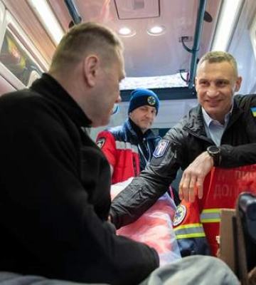 В Берлин выехали первые 13 из 60 ветеранов с ампутационными ранениями — Кличко
