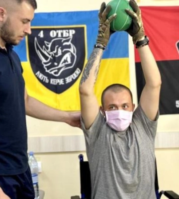 Потужний хаб допомоги у Дніпрі: реабілітаційний центр продовжує повертати захисників до нормального життя