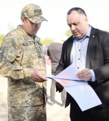 Мукачівський прикордонний загін отримав у подарунок 46-місний автобус