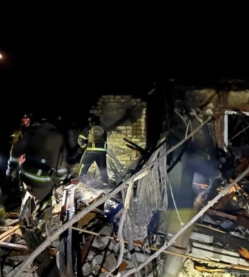 РФ 12 квітня обстріляла Куп&#039;янськ: під завалами опинився чоловік, ще один постраждав