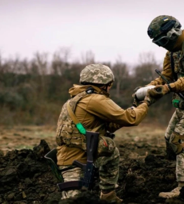 Скільки разів військові РФ штурмували українські позиції на лівому березі Дніпра за добу