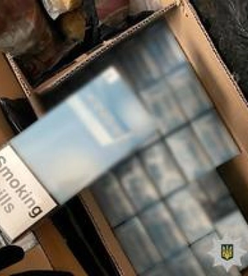 На Полтавщині правоохоронці викрили підприємця, який зберігав контрафактні підакцизні товари