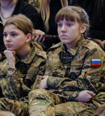 В Мелитополе еще в одной школе оккупанты собрались открывать кадетские классы