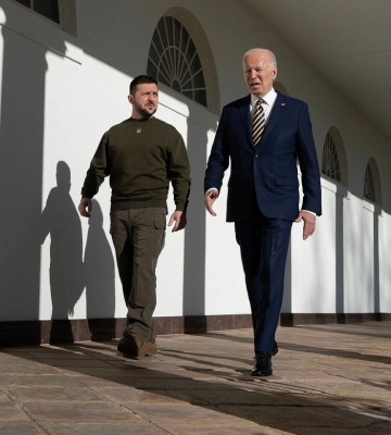 За крок від грошей. Коли Україна отримає мільярди від США та на яких умовах
