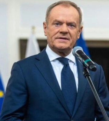 Туск заявил, что ситуация на фронте критическая
