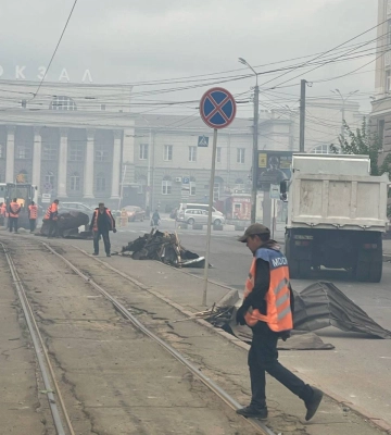 Вибухи у Дніпрі: на місці прильоту працюють комунальні служби