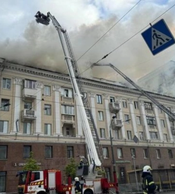 Після ракетного удару залізничний вокзал у Дніпрі закрито, маршрути пасажирських поїздів змінено,  — «Укрзалізниця»