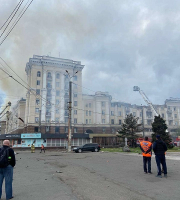 У Дніпрі на місці прильоту працюють комунальні служби