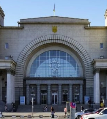 Вибухи у Дніпрі та області: чи відновлено роботу вокзалу