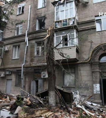 У Дніпрі пролунали вибухи, росіяни атакують місто і область балістикою