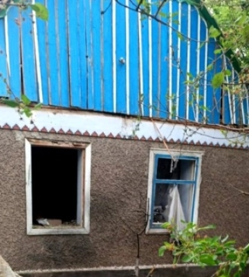 Російські війська з артилерії вдарили по Херсону: поранені троє людей