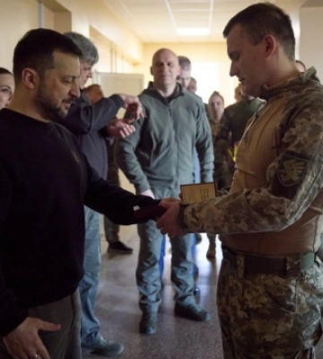 Зеленський приїхав на Донеччину -  відвідав медичну роту 95-ї ОДШБ