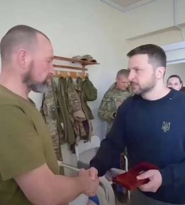 Зеленський приїхав на Донеччину: відвідав військових, які проходять лікування