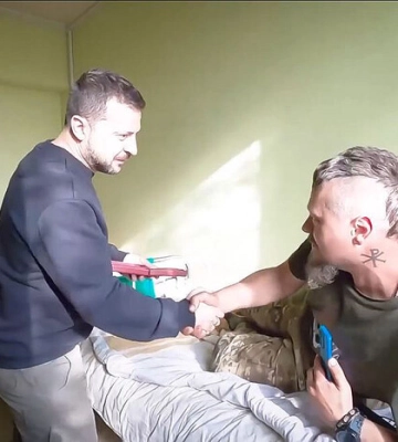 Зеленський на Донеччині відвідав поранених захисників (відео)