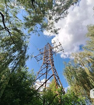 За добу енергетики ДТЕК повернули світло після обстрілів для 1,2 тисячі родин Дніпропетровщини