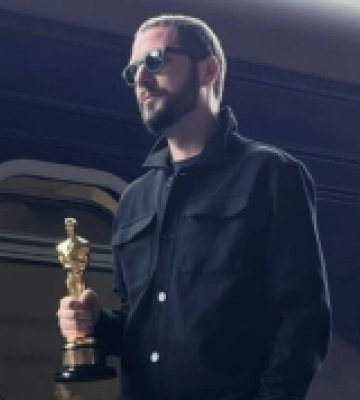 Чернов привіз статуетки &quot;Оскар&quot; і BAFTA в Україну: пройшла зустріч із творцями &quot;20 днів у Маріуполі&quot; (ФОТО)