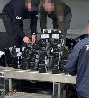 Двоє волинян організували канал контрабанди сигарет до ЄС 