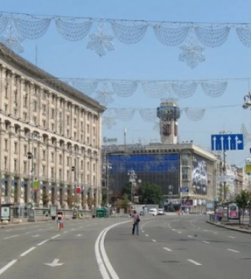 У Києві на Хрещатику короткочасно обмежуватимуть проїзд на окремих ділянках
