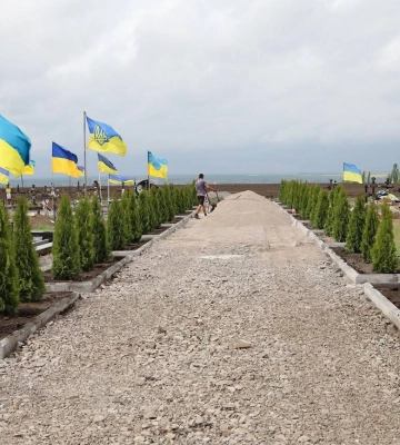 У Первомайську на центральному кладовищі почали будувати «Алею Слави»