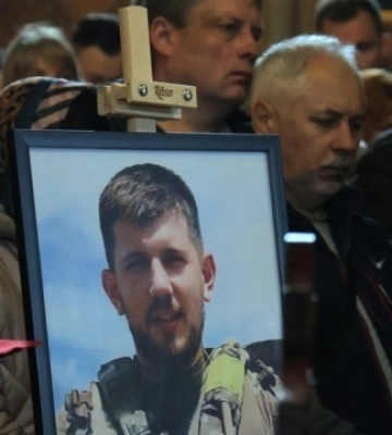 У Києві попрощалися із загиблим активістом та військовим Павлом Петриченком