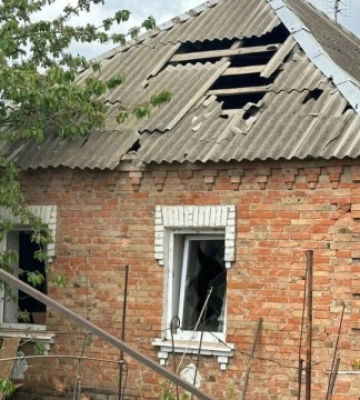 Окупанти вдарили дроном по рятувальникам, що ліквідовували наслідки обстрілу у Нікополі