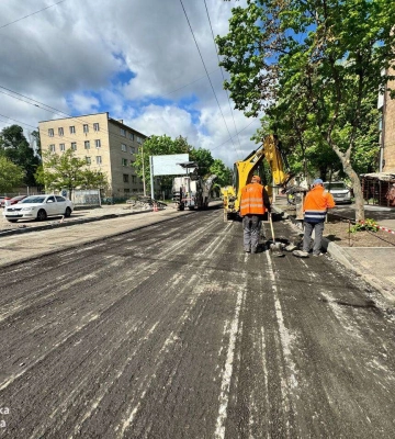 У Дніпрі до кінця року планують оновити близько 300 аварійних доріг