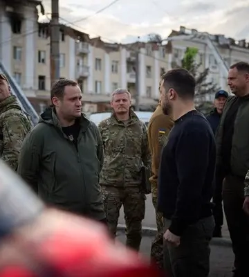 Зеленський приїхав на місце &quot;прильоту&quot; у Дніпрі
