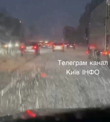 Потужний град засипав декілька столичних районів (відео)