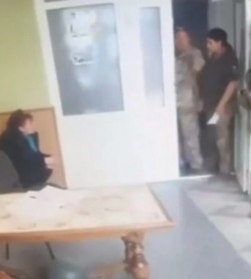 ГО заявила про побиття своєї представниці у ТЦК. Військові кажуть – провокація