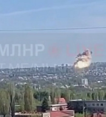 В окупованому Луганську потужна «бавовна». Пропагандисти кажуть про ракетний удар (відео)