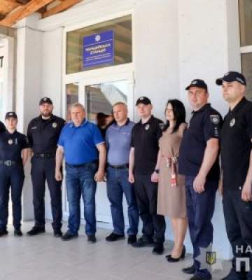 На Закарпатті впродовж тижня запрацювали 6 поліцейських станцій та приступили до служби 12 офіцерів громади