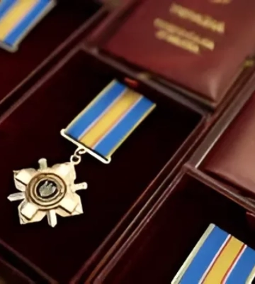 Родинам загиблих військових з Херсонщини передали ордени “За мужність” ІІІ ступеня