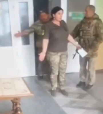 Скандал із &quot;побиттям&quot; жінки в ТЦК на Хмельниччині: військові розповіли, що сталося