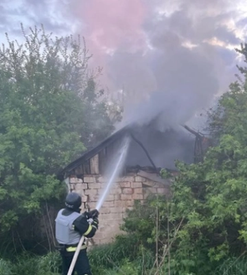 На Днепропетровщине обломки сбитой ракеты повлекли за собой пожар