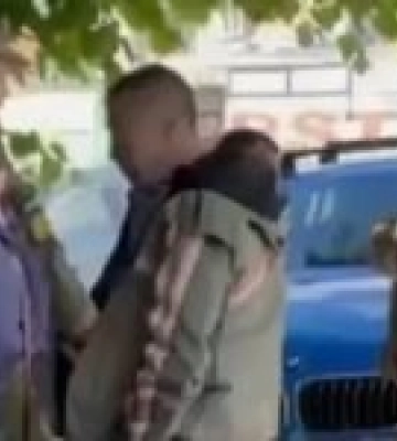 На Закарпатті натовп жінок напав на співробітників ТЦК: подробиці (ВІДЕО)