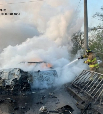 В Запорожье в результате ДТП погибли два человека, еще два пострадали: одна из машин загорелась. Фото
