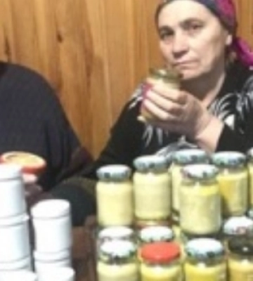 Помічна при опіках, висипах, гоїть рани: на Волині виготовляють лікувальну мазь
